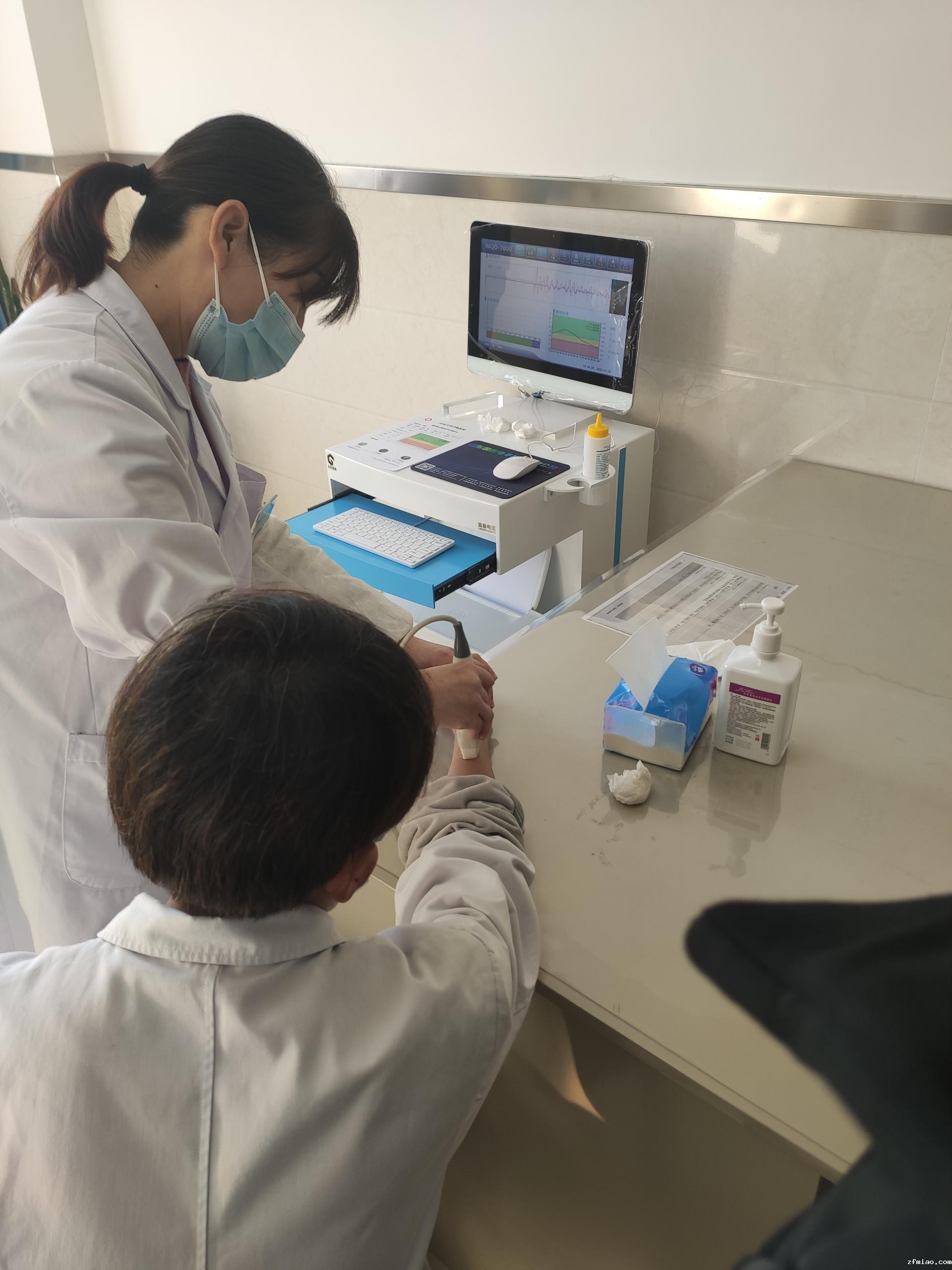 新利18体育娱乐app菲律宾MQD-7000超声波骨密度测量仪在湖北省房县中医院装机 新利18体育娱乐app菲律宾MQD-7000超声波骨密度测量仪在湖北省房县中医院装机