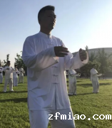 超声骨密度检测仪品牌国康指出：变老从腿开端，用太极拳来维护骨骼